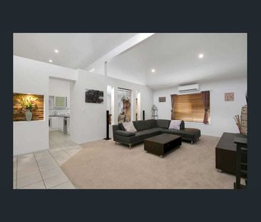 Unfurnished, Spacious & Stylish Family Living in a Quiet Calamvale ... - Photo 1