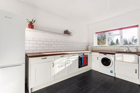 Lion Lane, Haslemere - 3 bedrooms Property for lettings - Seymours - Photo 4