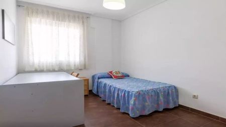Rooms for rent in 4-bedroom apartment in El Plantinar - Photo 4