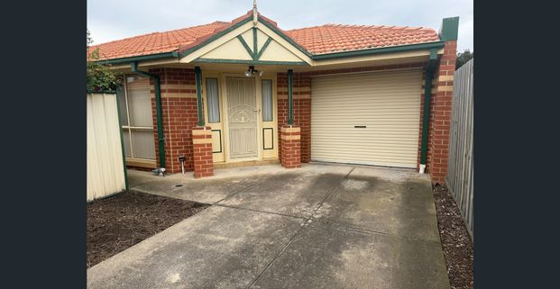 Surprisingly large & low maintenance! - Photo 1