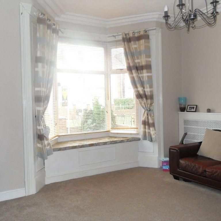 4 bedroom terraced house to rent - Photo 1