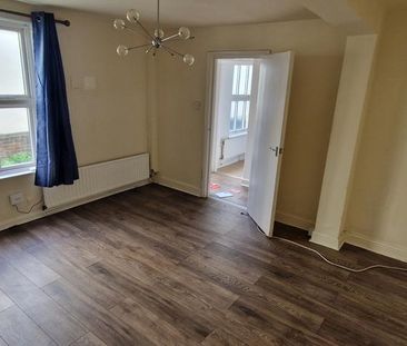 2 bedroom ground floor maisonette to rent - Photo 3