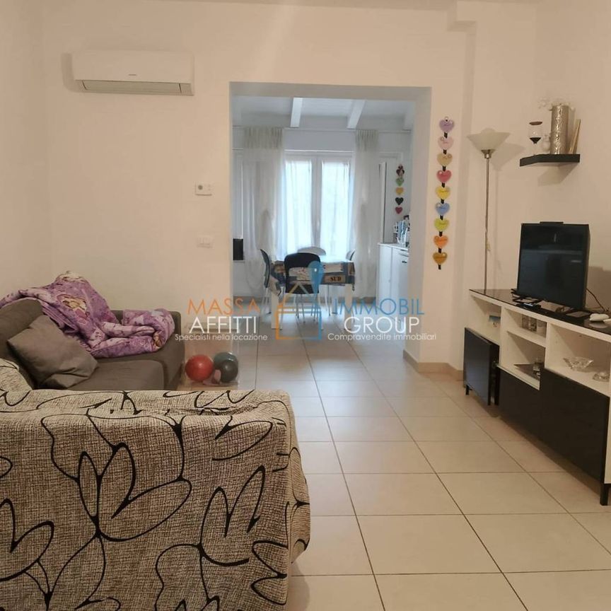 Appartamento via Adelina Zini 72, Marina di Massa Centro, Massa - Photo 1