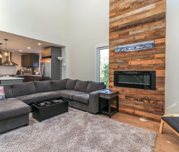 For Lease - 194 Escarpment Crescent, Collingwood, Ontario - Photo 1