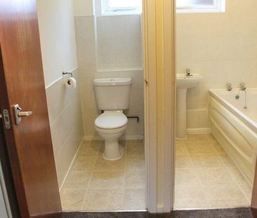 2 Bedroom Apartment To Let - Photo 4