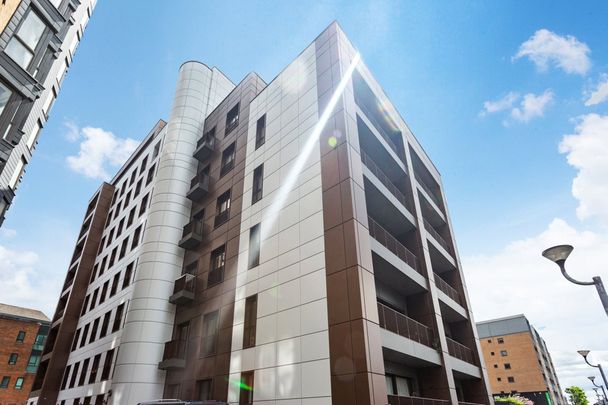 Dock East Apartments, 2 Selsdon Way, E14 9TG - Photo 1