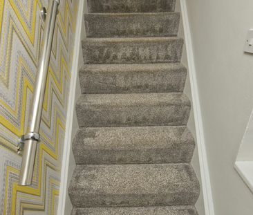 End of terrace house to rent on - Photo 1