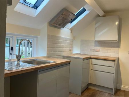 2 bedroom semi-detached house to rent - Photo 2