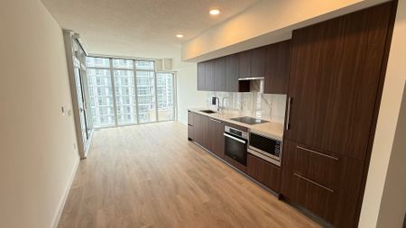 For Lease - 1 Concord Cityplace Way Unit# 615, Toronto, Ontario - Photo 3
