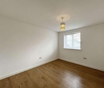 Pentire Crescent, Newquay, TR7 - Photo 4