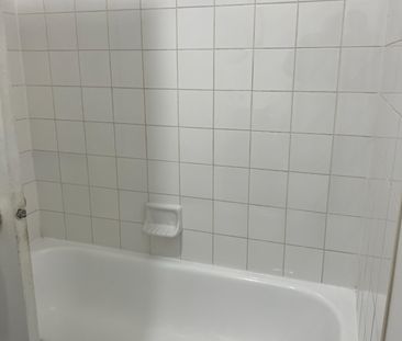 For Lease - 103 Bunchberry Way, Brampton, Ontario - Photo 6