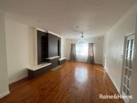 3-Bedroom Apartment in Prime Location - Now Available! - Photo 5
