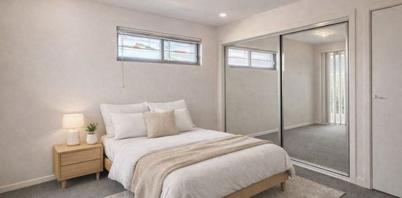 SPACIOUS AND BRIGHT! - Photo 2