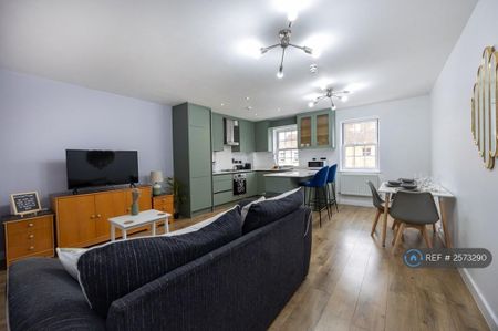 3 bedroom flat to rent - Photo 3