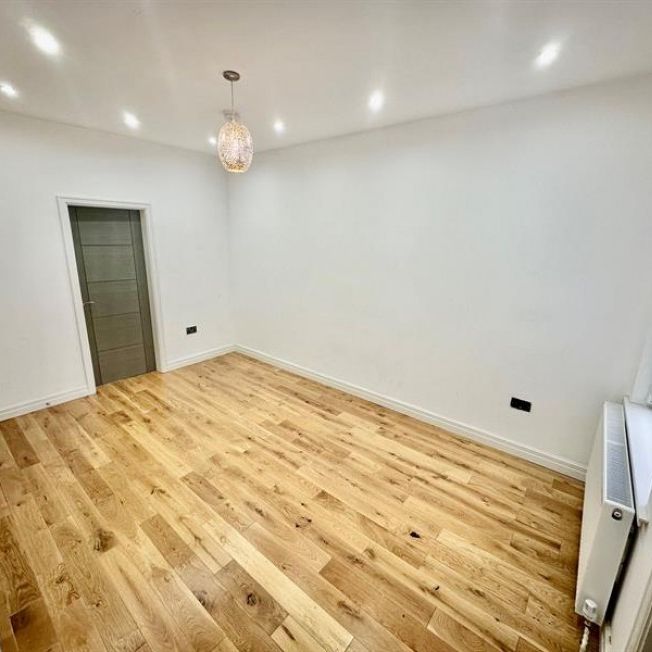 1 Bedroom Apartment To Let - Photo 1