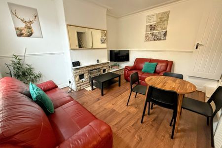 Brownhill Crescent - Photo 3