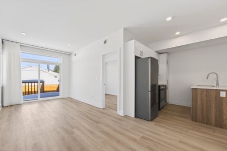 For Lease - 181 Columbus Avenue Unit# B, Overbrook - Castleheights and Area, Ontario - Photo 3