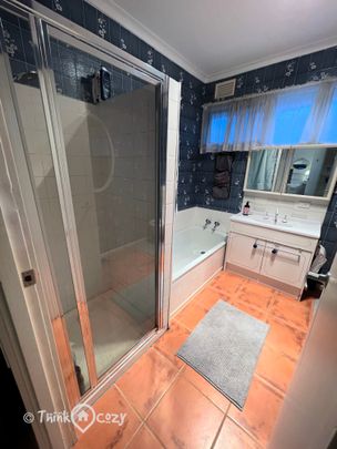 Glen Waverley - Photo 1