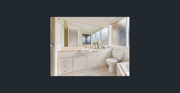 Enticing Privacy in the Balwyn High Zone - Photo 1