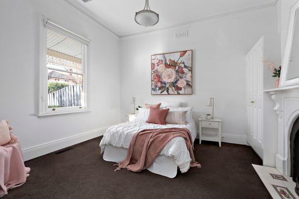 6 Bowen Street, Hawthorn VIC 3122 - House For Rent | Domain - Photo 1