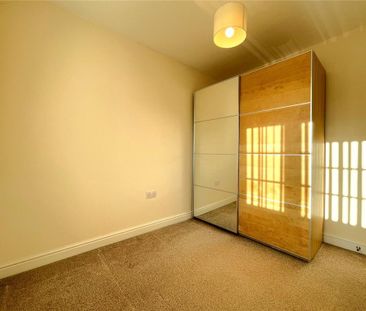 3 bedroom end of terrace house to rent - Photo 4
