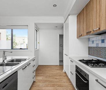 16 Heffernan Walk, Heidelberg Heights VIC 3081 - Photo 5