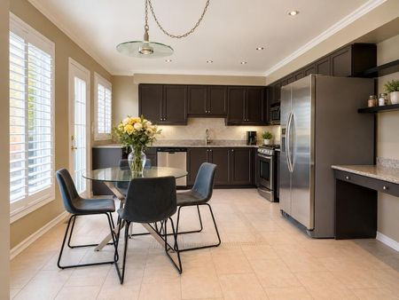 For Lease - 5156 Oakley Drive, Burlington, Ontario - Photo 2