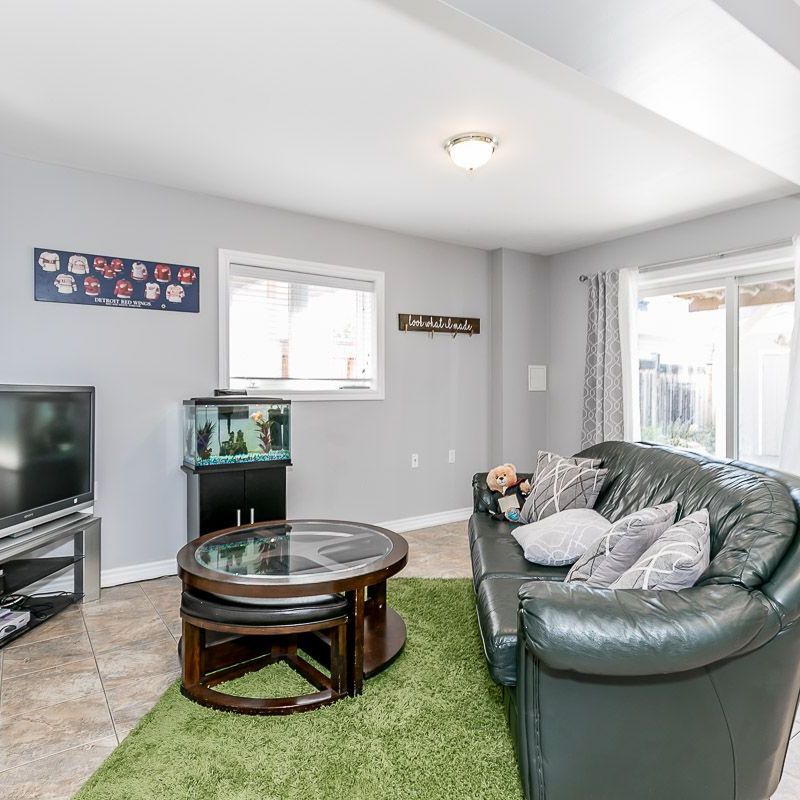 For Lease - 75 Aishford Road Unit# Bsmt, Bradford West Gwillimbury, Ontario - Photo 1