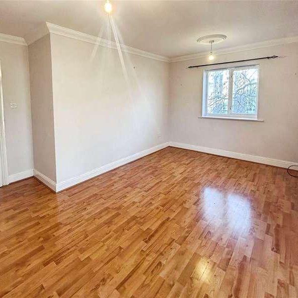 Abbotsmead Place, Caversham, Reading, Berkshire, RG4 - Photo 1