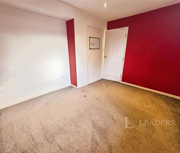 4 bedroom semi-detached house to rent - Photo 3
