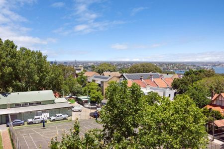 2 Bedroom Apartment in the Heart of North Sydney - Photo 3