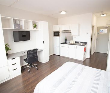 Studio to rent - Photo 2