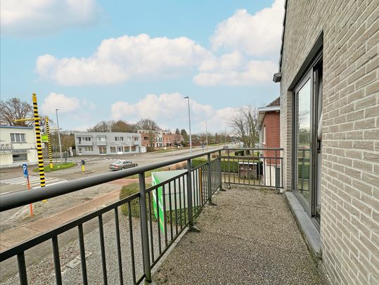 Mooi, recent appartement met twee slaapkamers op centrale locatie te Wommelgem - Foto 1