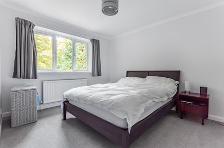 4 bedroom detached house to rent - Photo 3