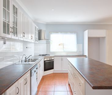 FOUR BEDROOM TOWNHOUSE IN SPRINGVALE - Photo 5
