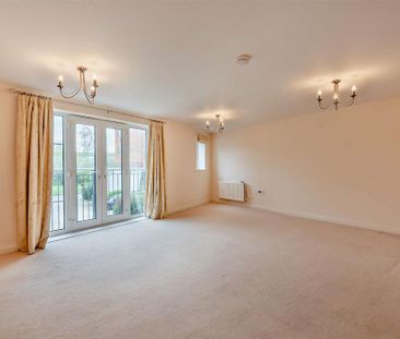 2 bedroom flat to rent - Photo 4