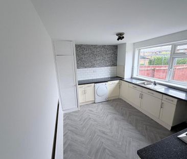 3 bedroom terraced house to rent - Photo 4