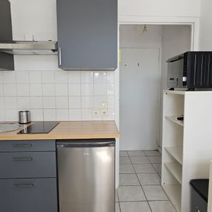 Location Appartement 1 pièce 13m² - Photo 3