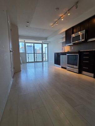 For Lease - 400 Adelaide Street Unit# 2107, Toronto, Ontario - Photo 1