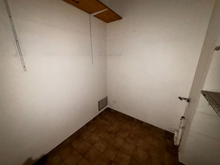 Location Appartement 3 pièces 82m² NIMES 30000 - Photo 3