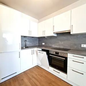 Traumhafte Wohnung mit großzügiger Freifläche! - Photo 2