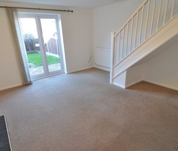 2 bed Town House - To Let - Photo 5