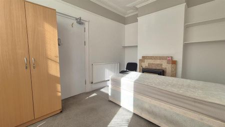 4 bedroom terraced house to rent - Photo 4