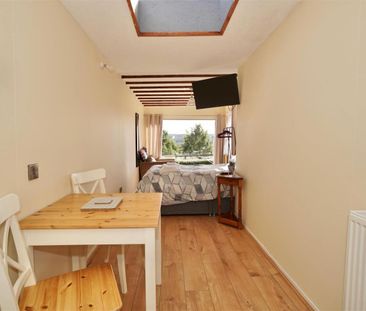 3 bedroom House To Let - Photo 3