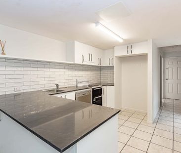 3/75 Cook Street, North Ward - Photo 2