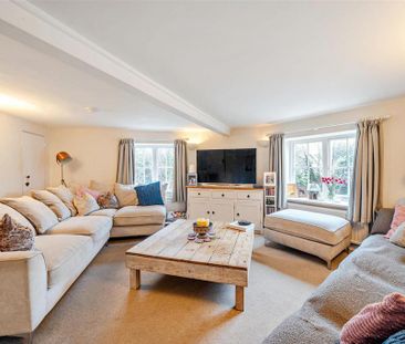 4 bedroom apartment to rent - Photo 3