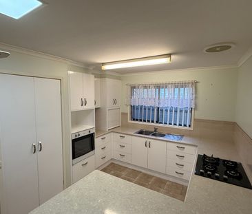Charming 3-Bedroom Home - Photo 6