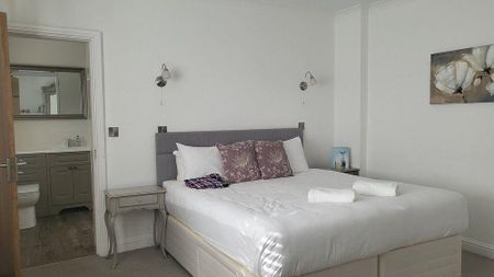 4 bedroom detached bungalow to rent - Photo 3