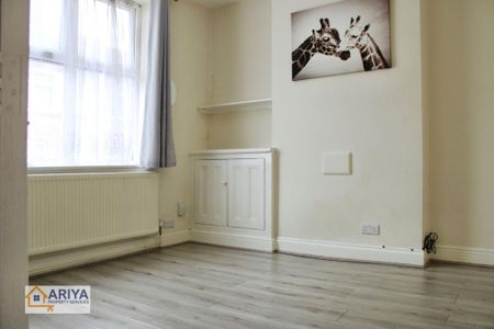 4 bedroom terraced house to rent - Photo 5