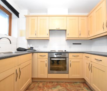 Harry Close, Croydon, Surrey, CR0 - Photo 2